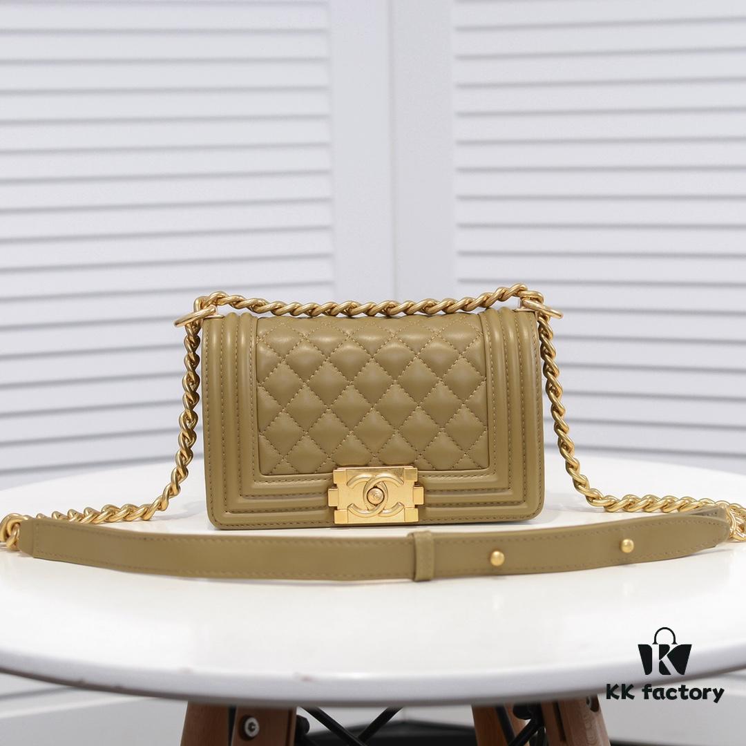 Chanel Genuine Lambskin Bag with Original Hardware - Premium Quality, Full Sheepskin with Thickened Electroplated Metal Fittings