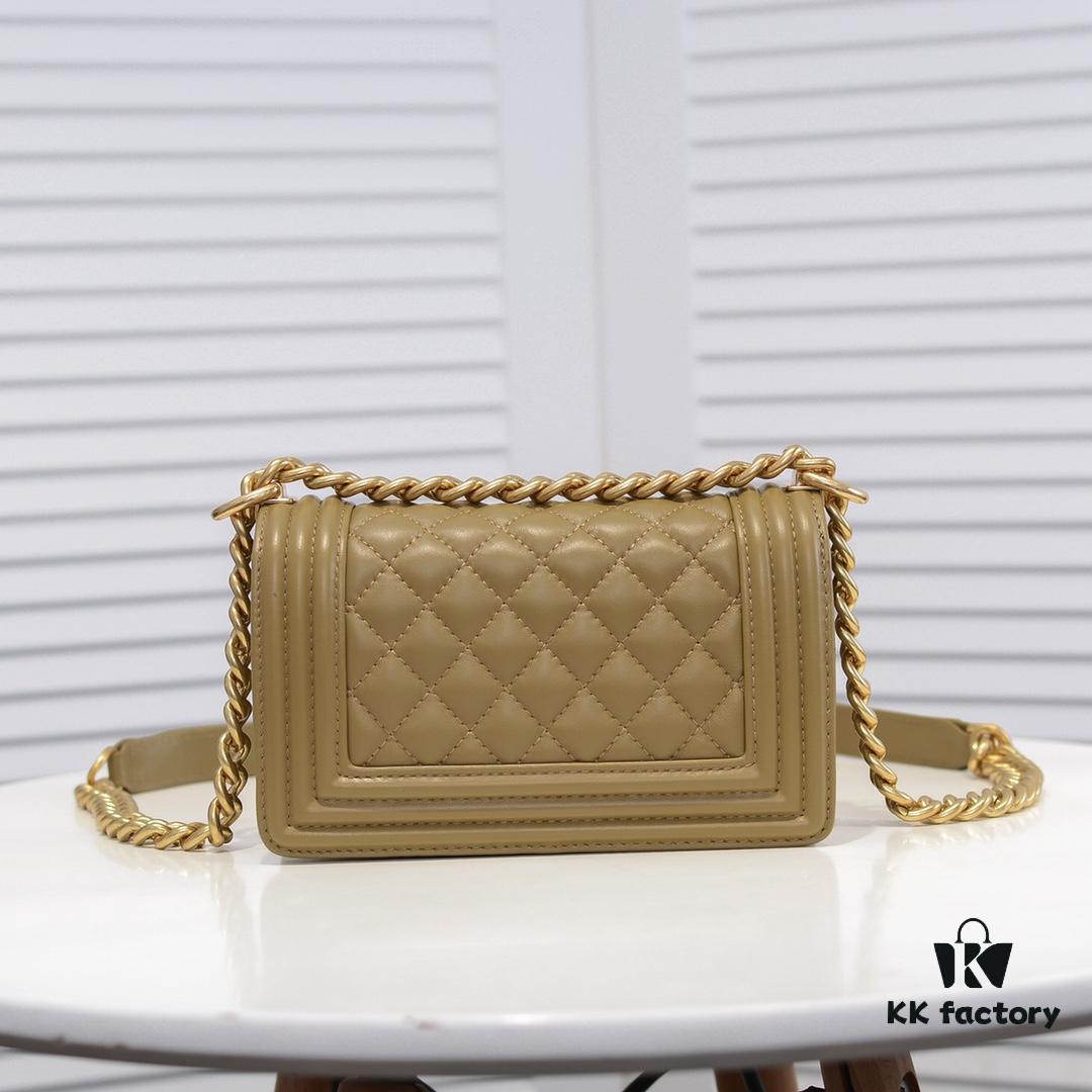 Chanel Genuine Lambskin Bag with Original Hardware - Premium Quality, Full Sheepskin with Thickened Electroplated Metal Fittings