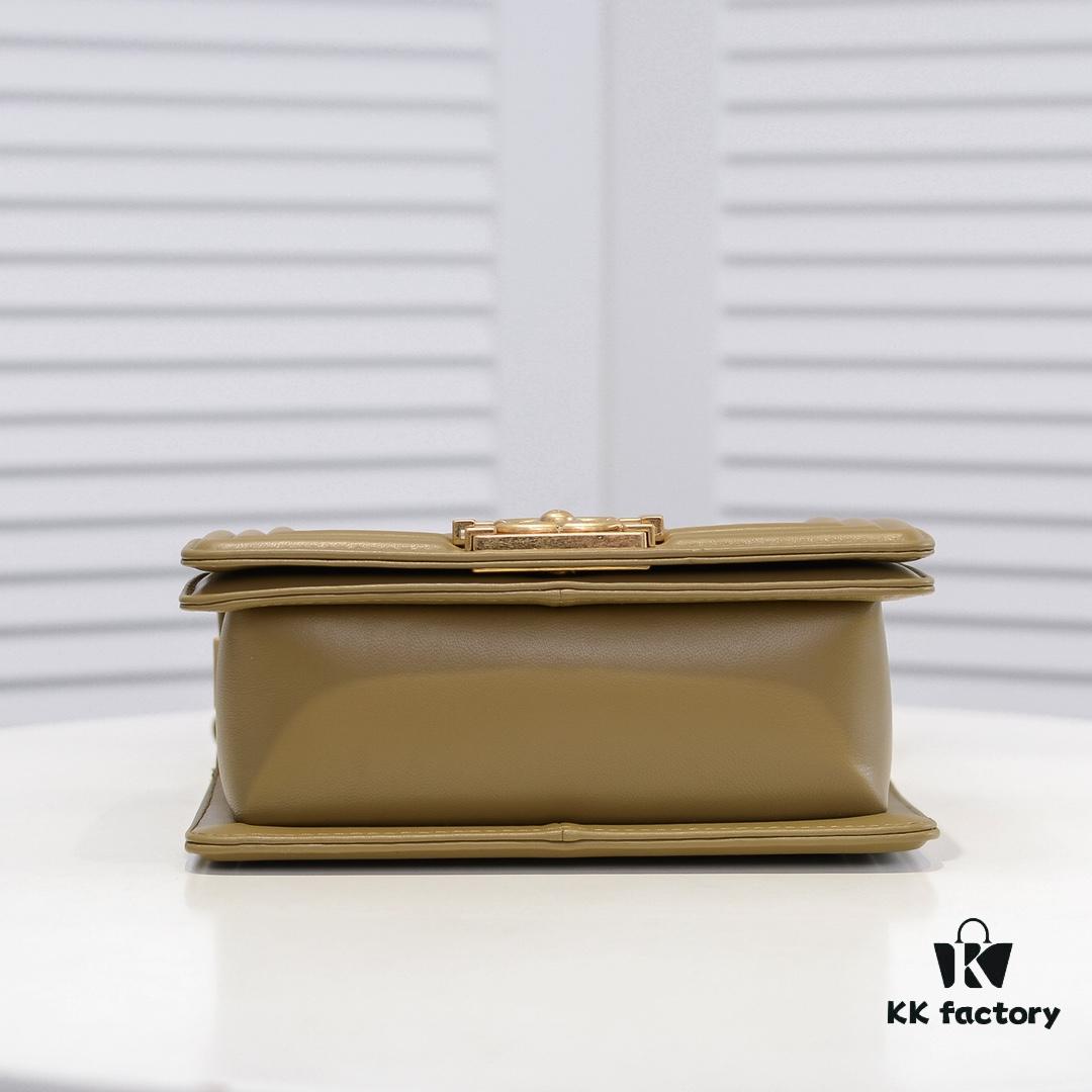 Chanel Genuine Lambskin Bag with Original Hardware - Premium Quality, Full Sheepskin with Thickened Electroplated Metal Fittings