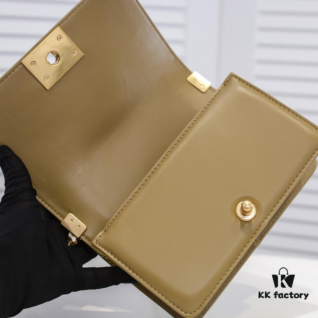 Chanel Genuine Lambskin Bag with Original Hardware - Premium Quality, Full Sheepskin with Thickened Electroplated Metal Fittings