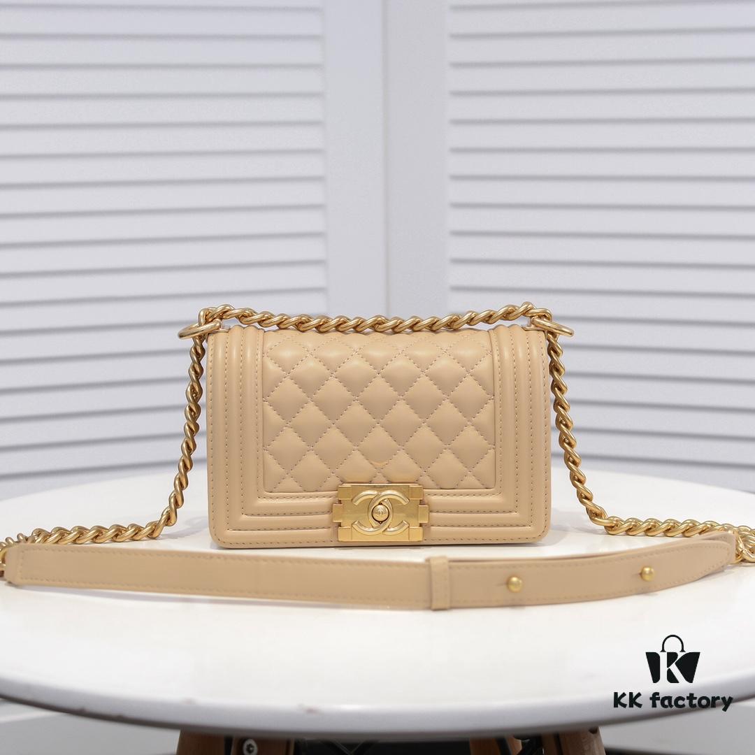 Chanel Genuine Lambskin Handbag with Original Hardware - Premium Quality, Thickened Electroplated Metal Fittings