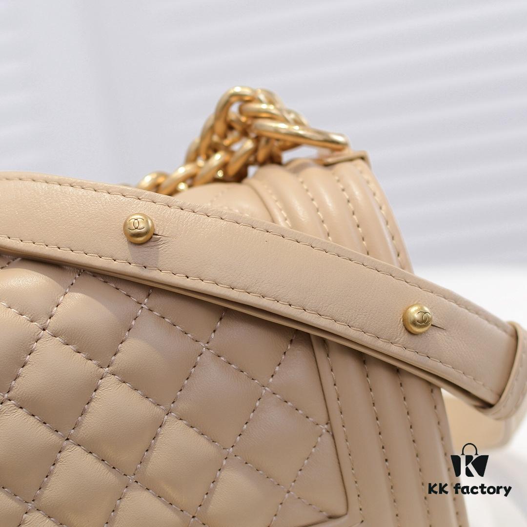 Chanel Genuine Lambskin Handbag with Original Hardware - Premium Quality, Thickened Electroplated Metal Fittings