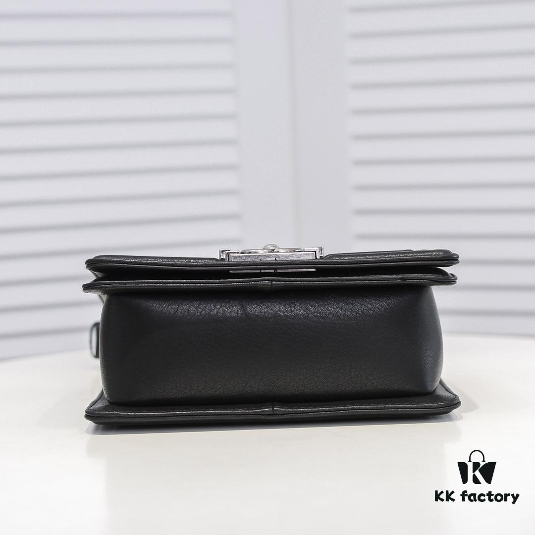 Chanel Genuine Lambskin Handbag with Original Hardware - Premium Quality, Full Lambskin with Thickened Electroplated Metal Fittings