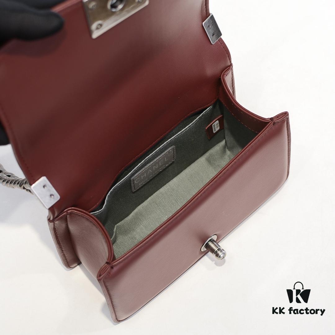 Chanel Genuine Lambskin Bag with Original Hardware - Full Sheepskin, Thickened Electroplated Metal Fittings, Premium Craftsmanship, Resilient Base, No Marks When Pinched, In Stock and Real Photos