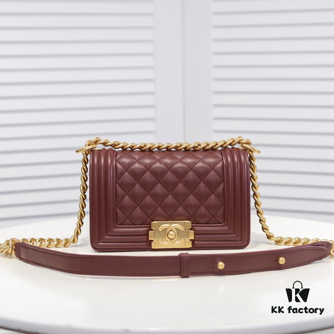 Chanel Crown Lambskin Bag with Original Hardware - Full Sheepskin, Thickened Electroplated Metal, High-Quality Craftsmanship, Premium Look and Durability
