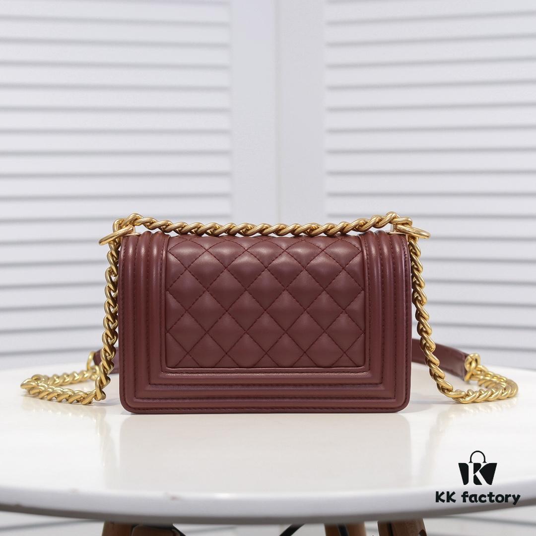Chanel Crown Lambskin Bag with Original Hardware - Full Sheepskin, Thickened Electroplated Metal, High-Quality Craftsmanship, Premium Look and Durability
