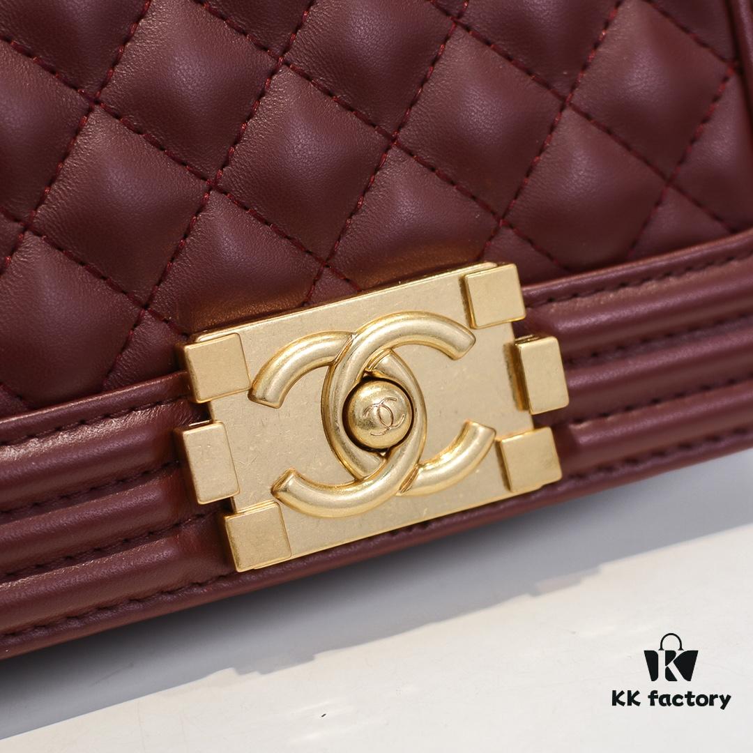 Chanel Crown Lambskin Bag with Original Hardware - Full Sheepskin, Thickened Electroplated Metal, High-Quality Craftsmanship, Premium Look and Durability