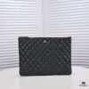Silver Button with Box Chanel Caviar Leather Quilted Clutch Bag Latest Official Website Release Fashionable and Elegant