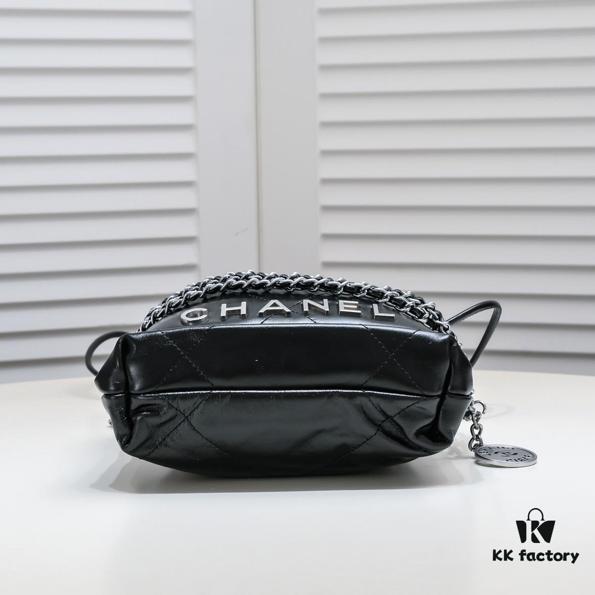 Chanel Mini 22 Bag Strikes Right in the Heart