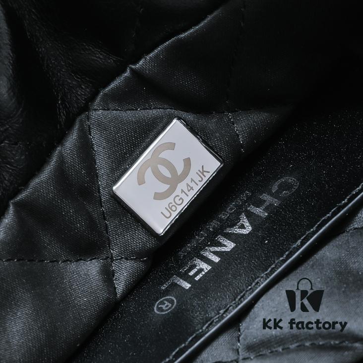 Chanel Mini 22 Bag Strikes Right in the Heart