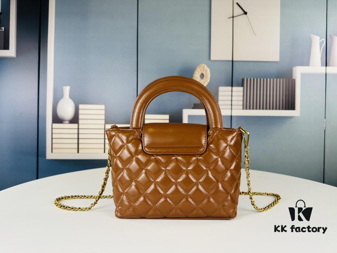 Newly Released 2023 Chanel Kelly Bag from the Highly Anticipated Fall/Winter 23K Collection – Available in Multiple Sizes