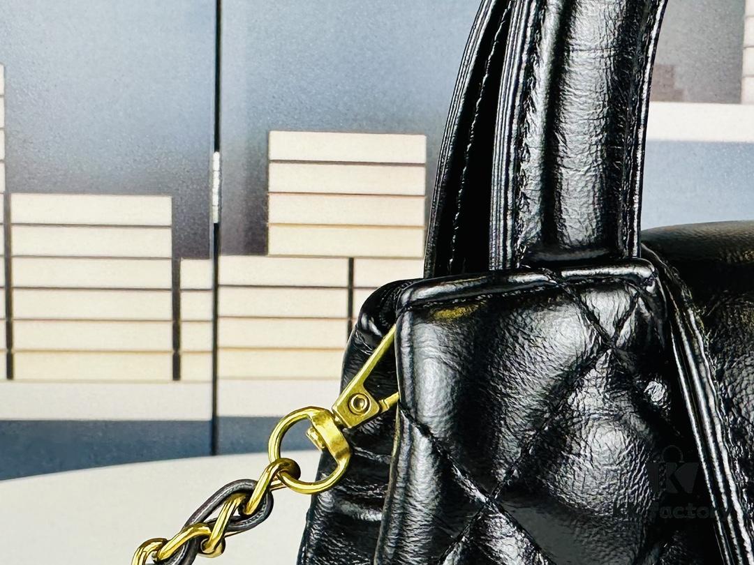 Newly Released 2023 Chanel Kelly Bag from the Highly Anticipated Fall/Winter 23K Collection – Available in Different Sizes with Styling Looks