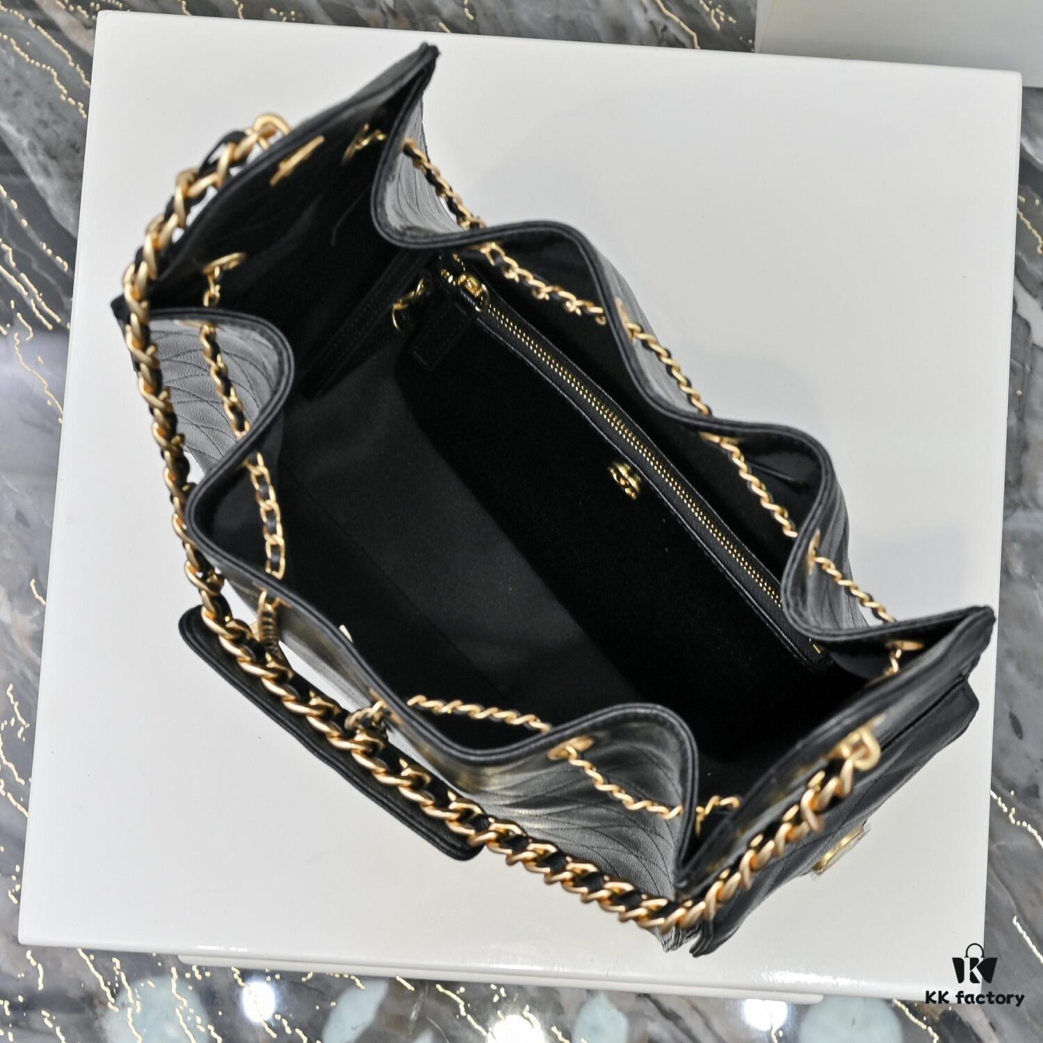 Large Upgraded Chanel 25C Hobo Bag in Quilted Calfskin with Vintage Gold-Tone Buckle Drawstring Bucket Design, Rhombus Stitching, Retro Black and Gold, Classic Chain Detail
