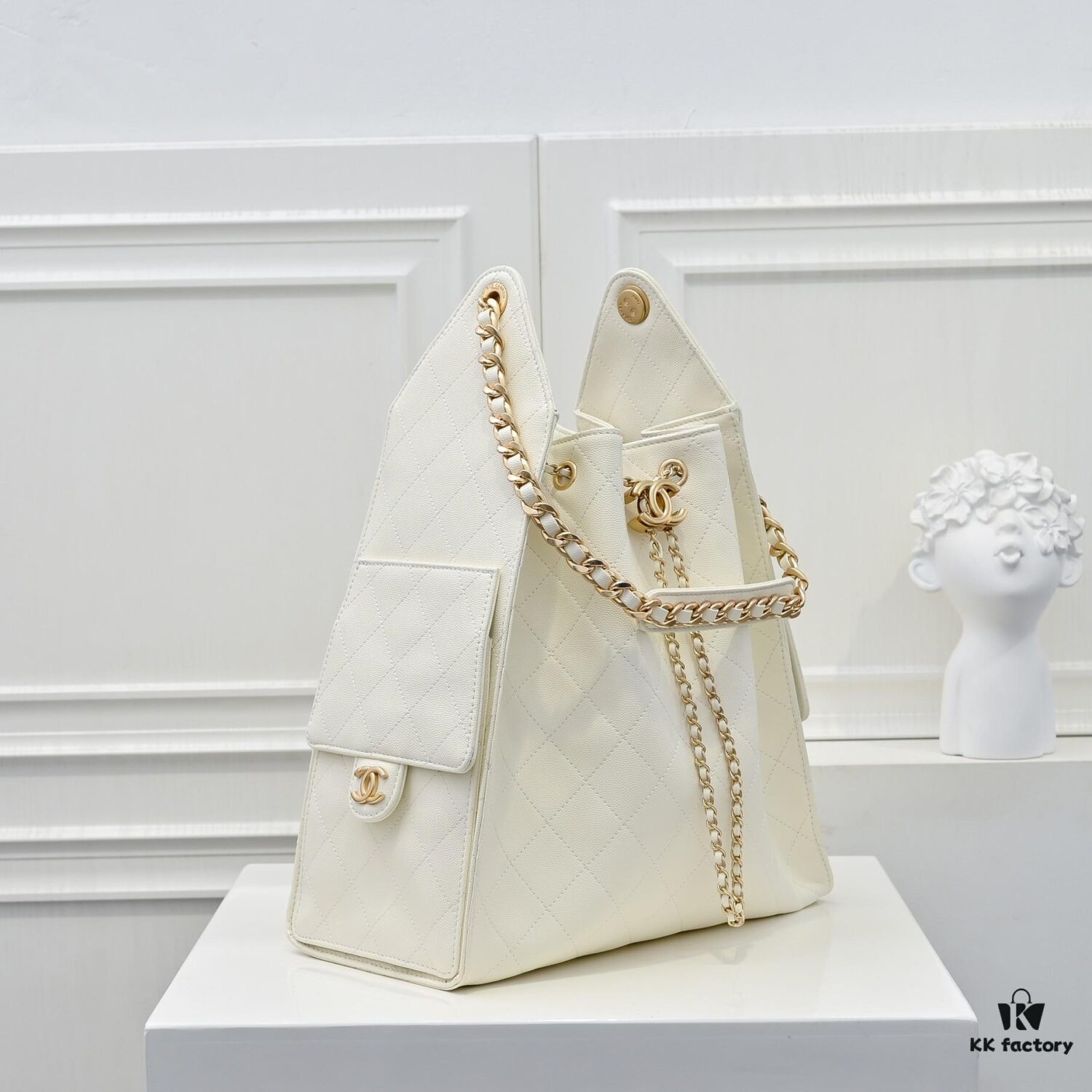 Large Upgrade Version Chanel 25C Hobo Bag in Quilted Calf Leather - Vintage Bucket Shoulder Bag with Coin Toggle Drawstring, Diamond Stitching, Retro Black-Gold Tone, Classic Chain Design