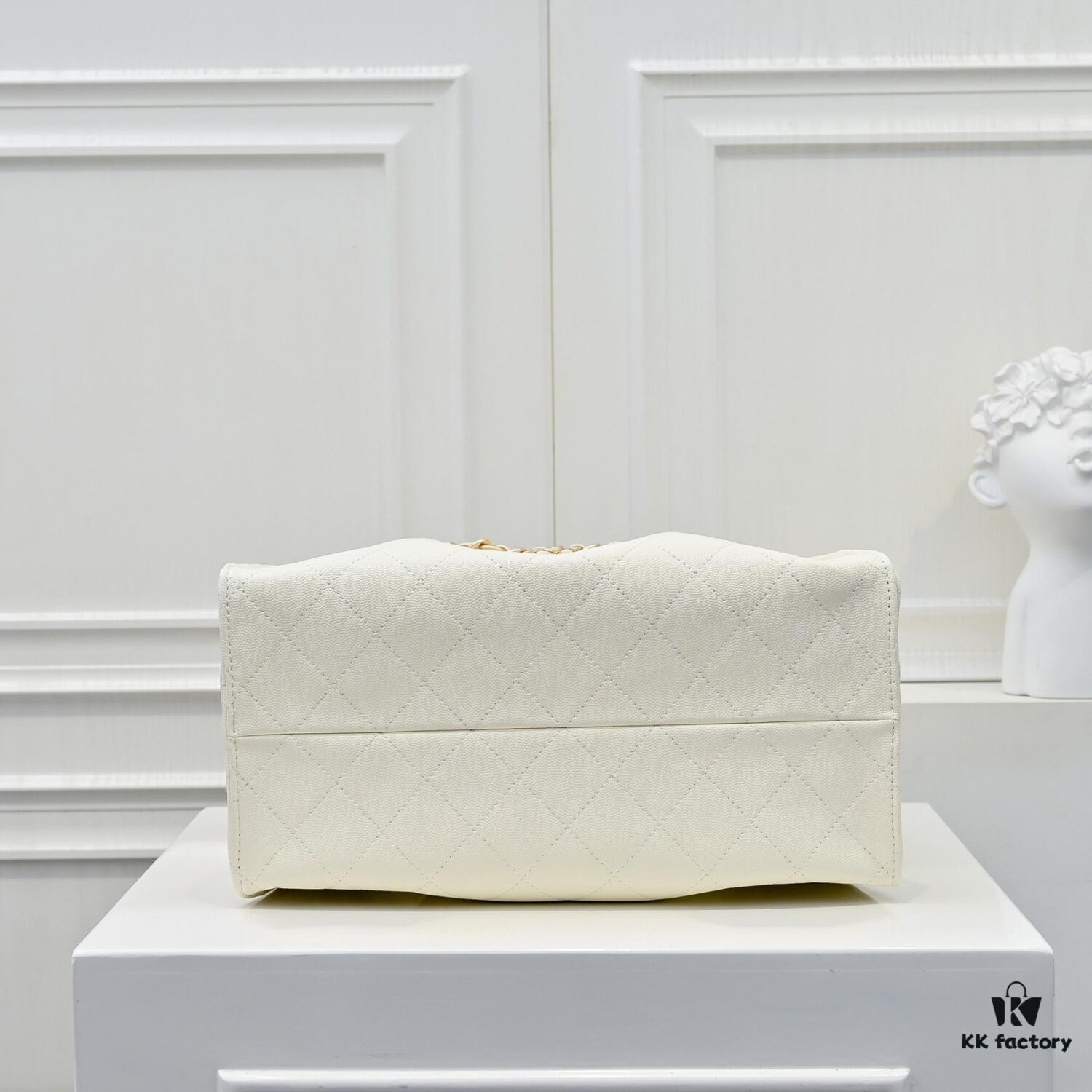 Large Upgrade Version Chanel 25C Hobo Bag in Quilted Calf Leather - Vintage Bucket Shoulder Bag with Coin Toggle Drawstring, Diamond Stitching, Retro Black-Gold Tone, Classic Chain Design