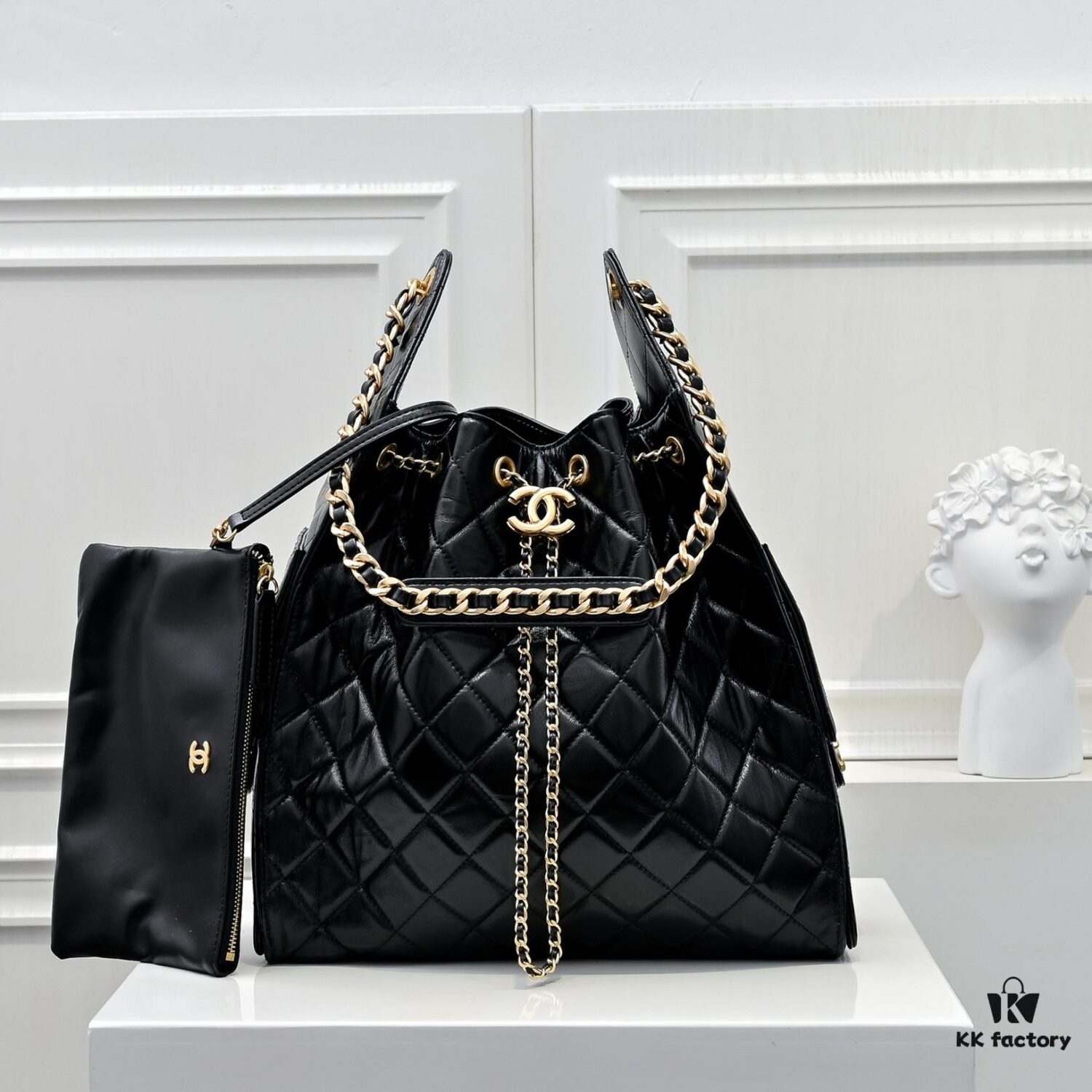 Large Upgraded Chanel 25C Hobo Bag in Oil-Waxed Calfskin - Vintage Gold-Tone Buckle Drawstring Bucket Bag with Quilted Pattern, Retro Black and Gold, Classic Chain Design