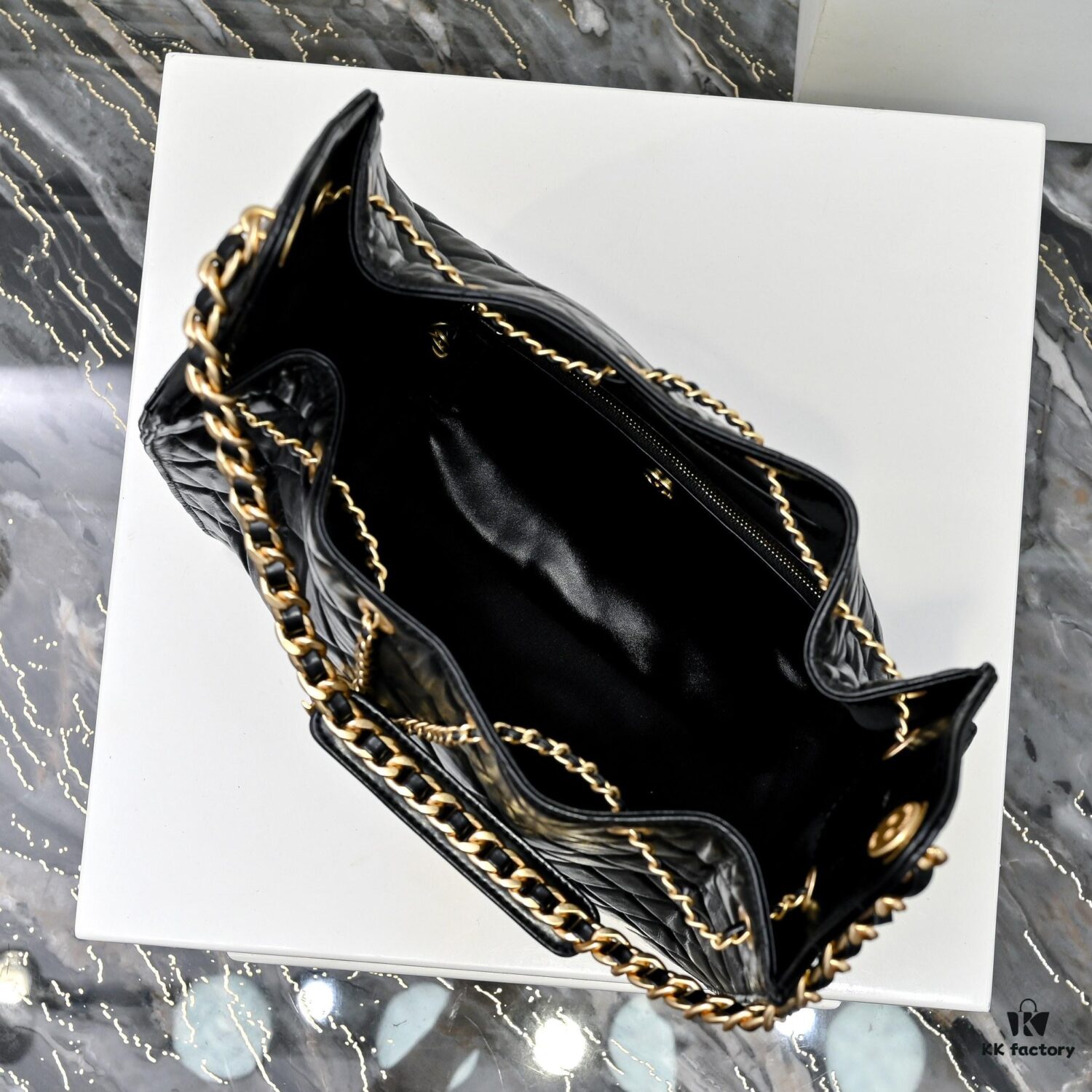 Large Upgraded Chanel 25C Hobo Bag in Oil-Waxed Calfskin - Vintage Gold-Tone Buckle Drawstring Bucket Bag with Quilted Pattern, Retro Black and Gold, Classic Chain Design