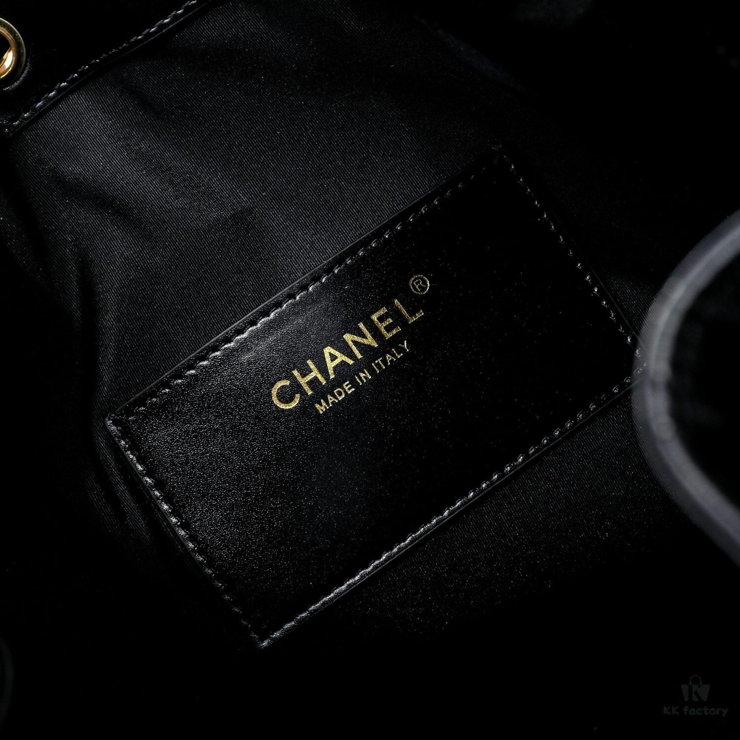 Large Upgraded Chanel 25C Hobo Bag in Oil-Waxed Calfskin - Vintage Gold-Tone Buckle Drawstring Bucket Bag with Quilted Pattern, Retro Black and Gold, Classic Chain Design