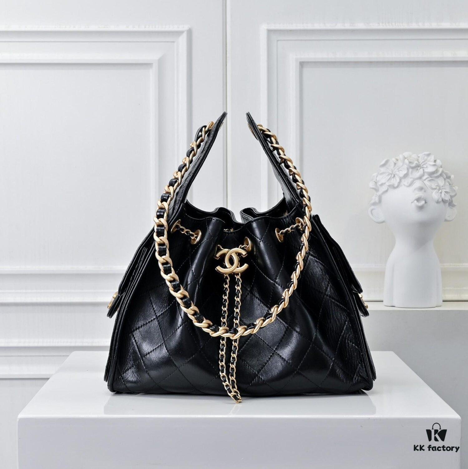 Upgraded Chanel 25C Style Oil-Waxed Leather Hobo Bag, Vintage Coin Buckle Drawstring Bucket Bag with Quilted Pattern, Retro Black and Gold, Classic Chain Design