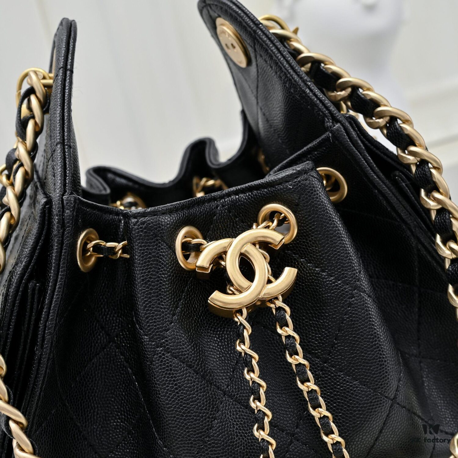 Mini Chanel 25C Bag Hobo Smooth Quilted Calfskin Bucket Bag with Vintage Gold-Tone Drawstring and Diamond Quilting, Classic Chain Design