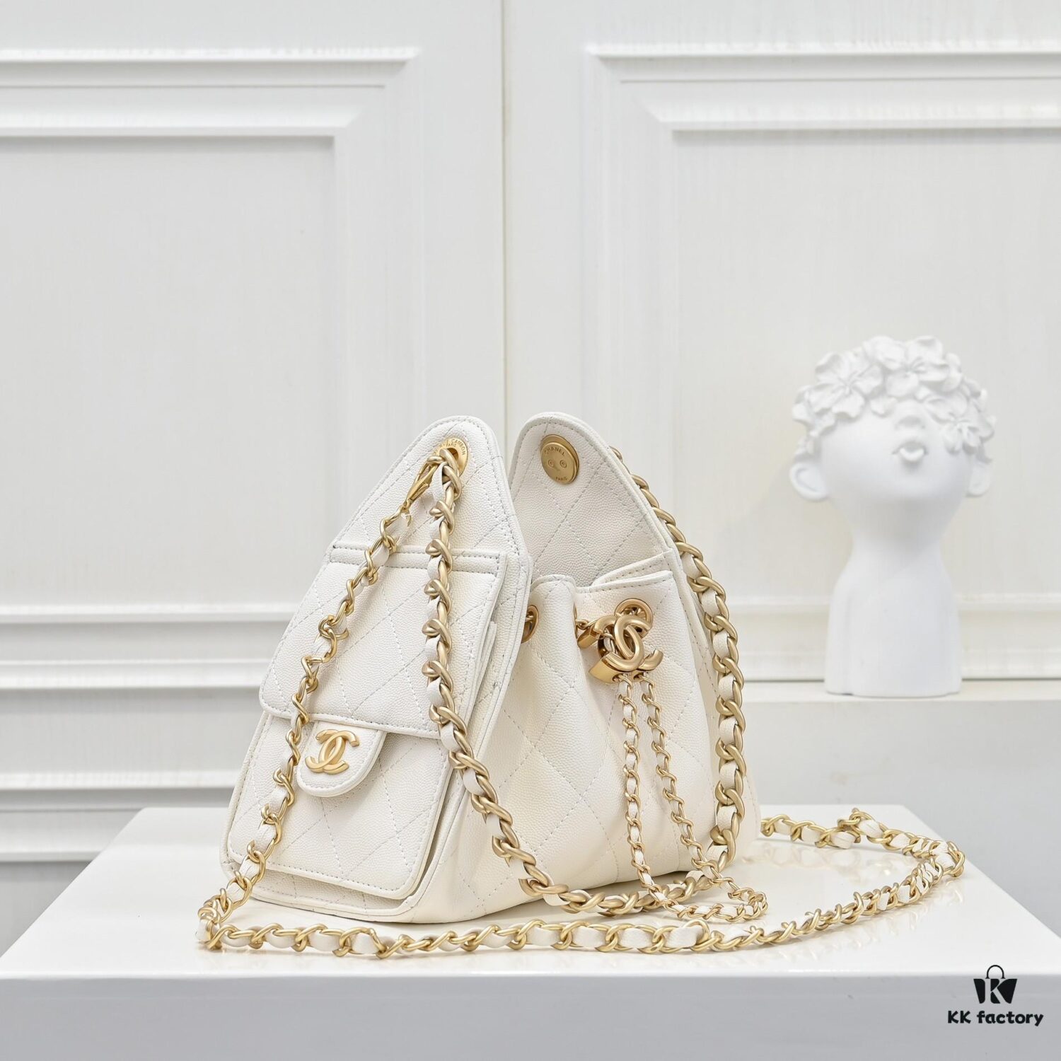 Mini Chanel 25C Hobo Bag in Quilted Calfskin with Vintage Gold Buckle Drawstring Bucket Design + Diamond Stitching + Retro Black and Gold Tone, Classic Chain Strap, Elegant and Versatile