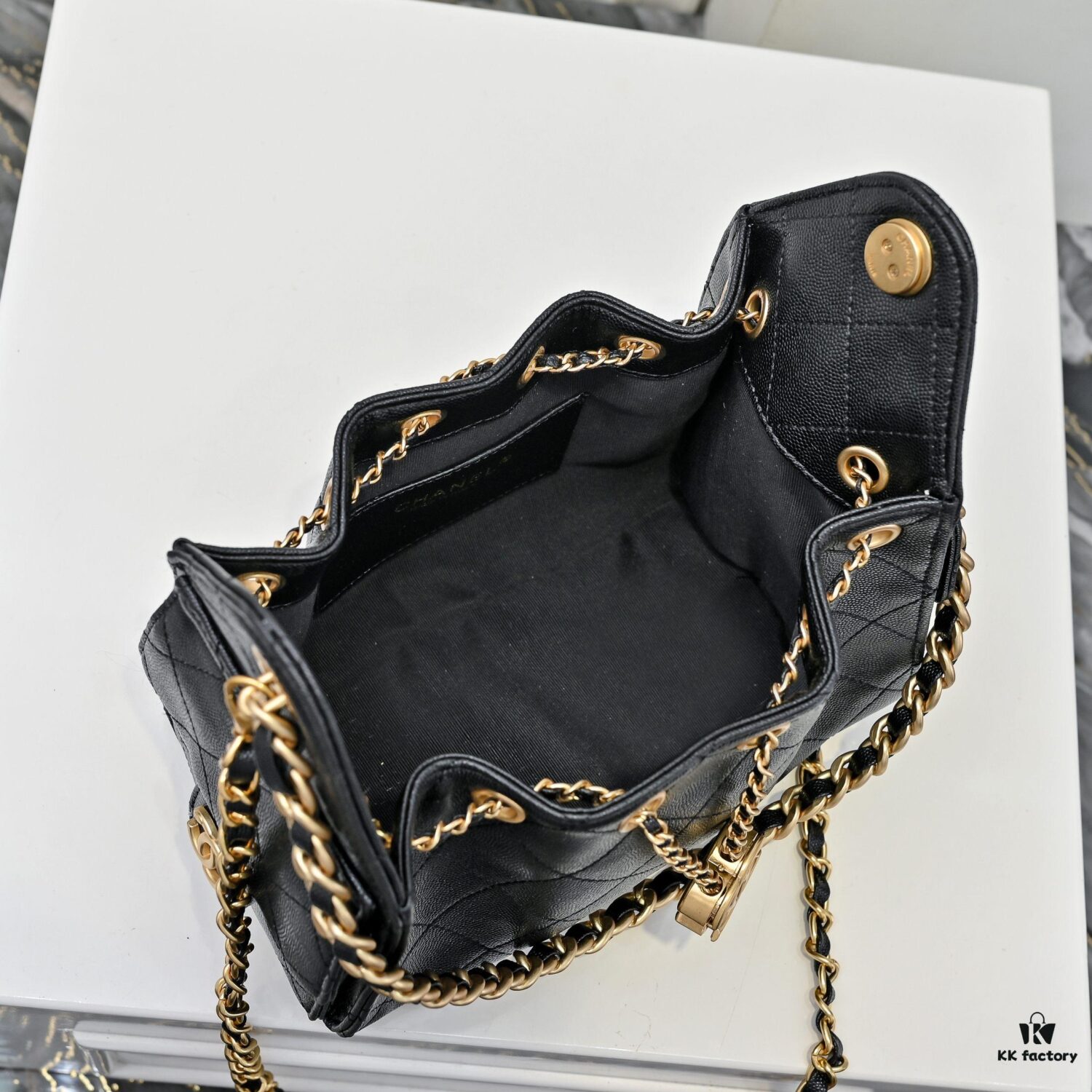 Mini Chanel 25C Bag Hobo Smooth Quilted Calfskin Bucket Bag with Vintage Gold-Tone Drawstring and Diamond Quilting, Classic Chain Design