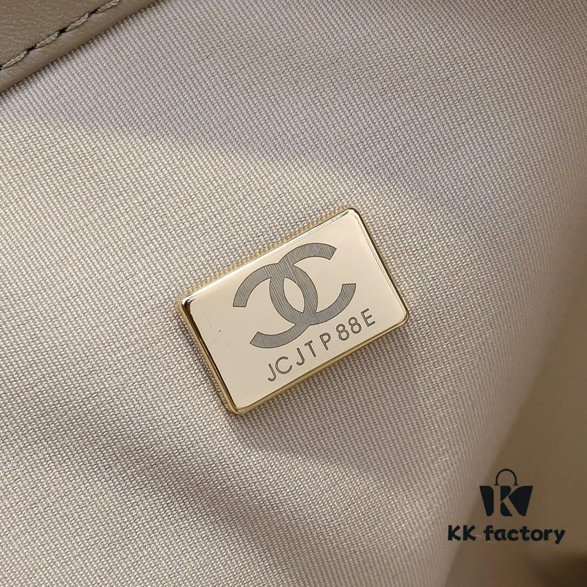 Large Upgraded Chanel 25C Hobo Bag in Suede Cowhide, Vintage Gold-Tone Buckle Drawstring Bucket Bag with Quilted Pattern, Retro Black and Gold, Classic Chain Design