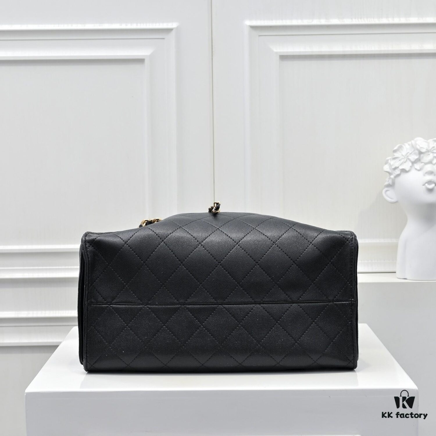 Large Upgraded Chanel 25C Hobo Bag in Quilted Calfskin with Vintage Gold-Tone Buckle Drawstring Bucket Design, Rhombus Stitching, Retro Black and Gold, Classic Chain Detail