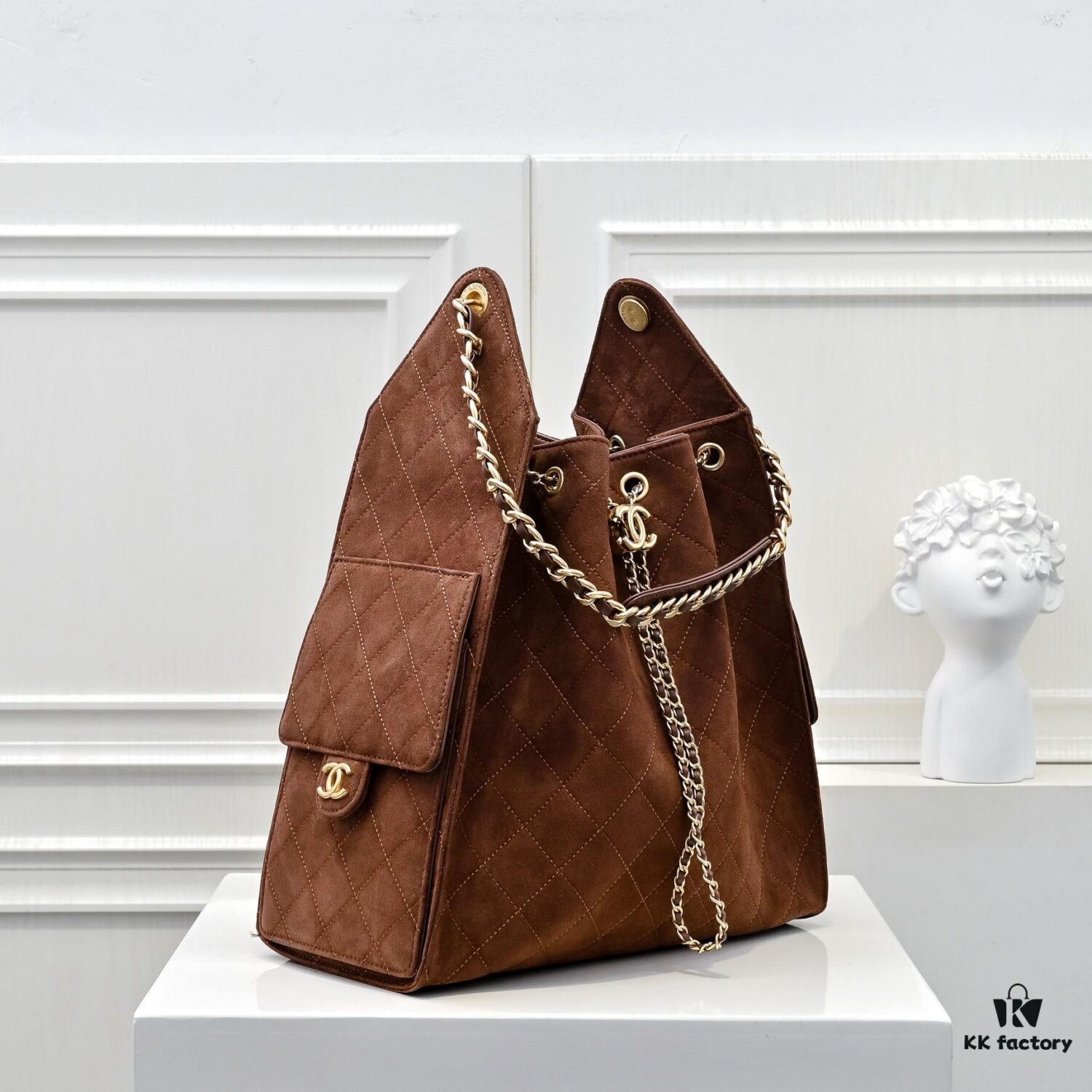 Large Upgraded Chanel 25C Hobo Bag in Suede Leather - Vintage Gold Buckle Drawstring Bucket Bag with Quilted Pattern, Retro Black and Gold, Classic Chain Design