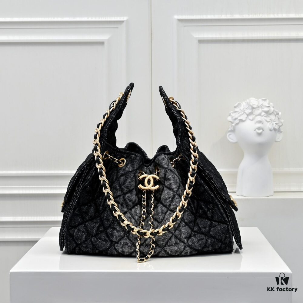 Upgraded Chanel 25C King Bag Washed Gradient Denim Hobo Bag Small Vintage Coin Button Drawstring Bucket Bag with Quilted Pattern and Retro Black-Gold Tone Chain Design