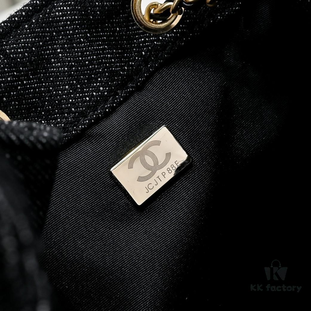 Upgraded Chanel 25C King Bag Washed Gradient Denim Hobo Bag Small Vintage Coin Button Drawstring Bucket Bag with Quilted Pattern and Retro Black-Gold Tone Chain Design