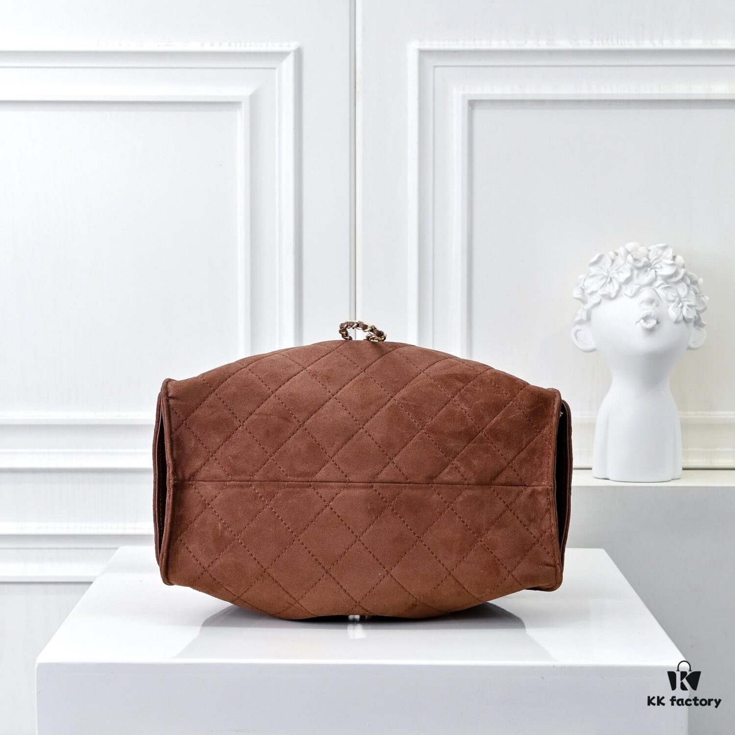 Upgraded Chanel 25C Hobo Bag in Saffiano Calfskin - Vintage Buckle Drawstring Bucket Bag with Quilted Design and Retro Gold-Tone Hardware