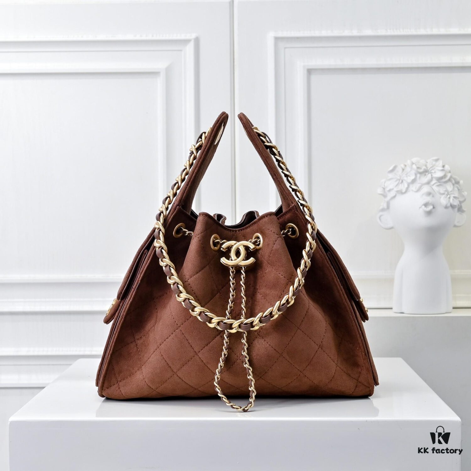 Upgraded Chanel 25C Hobo Bag in Saffiano Calfskin - Vintage Buckle Drawstring Bucket Bag with Quilted Design and Retro Gold-Tone Hardware