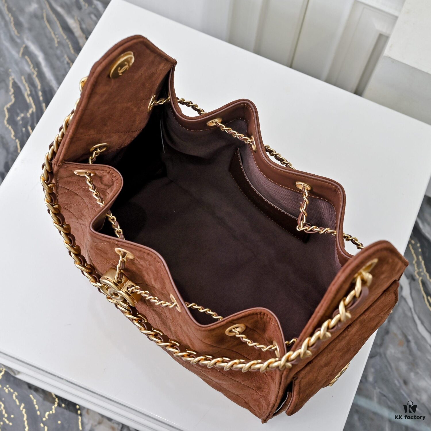 Upgraded Chanel 25C Hobo Bag in Saffiano Calfskin - Vintage Buckle Drawstring Bucket Bag with Quilted Design and Retro Gold-Tone Hardware