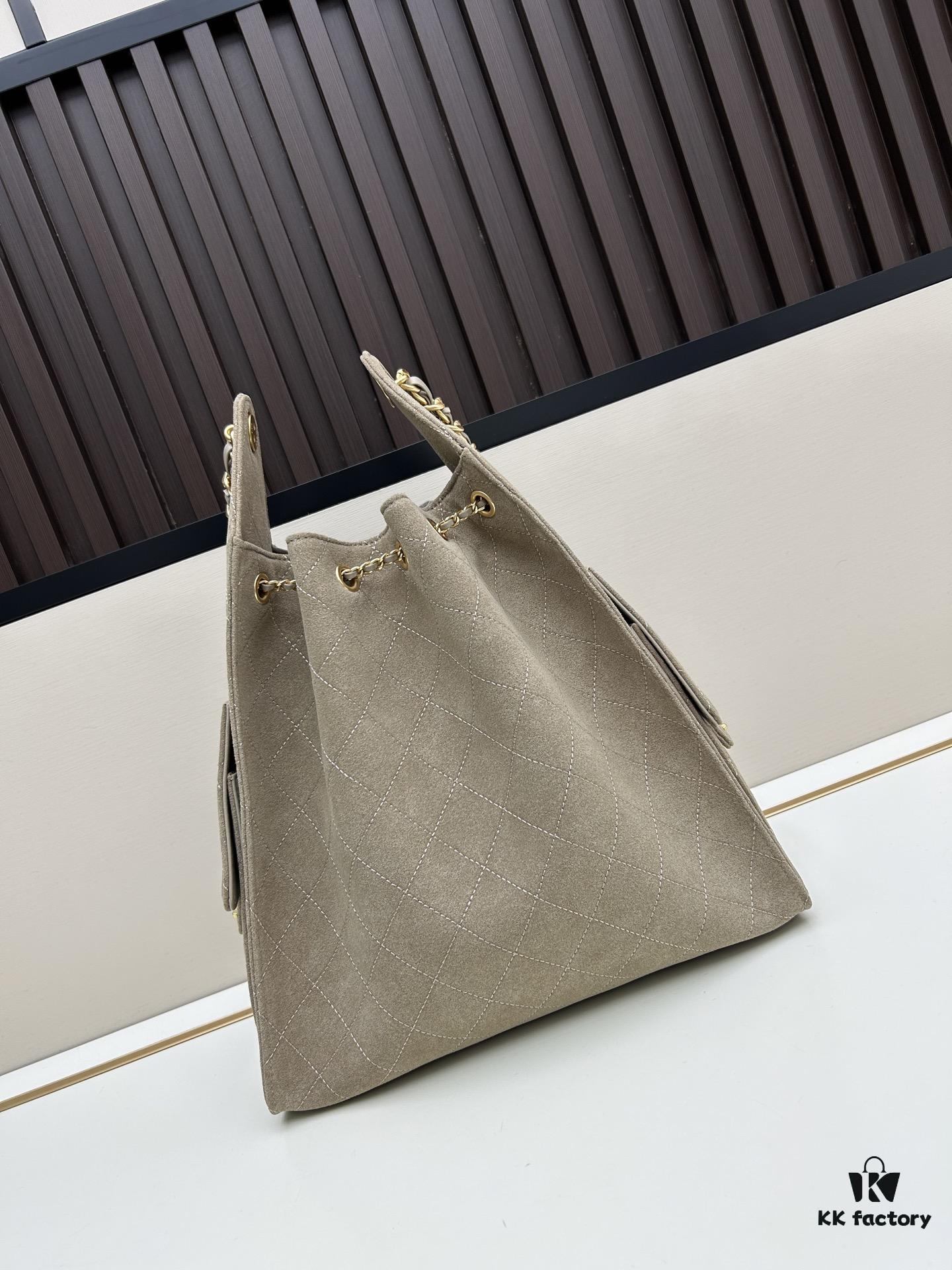 Large Size Suede, Frosted Upgrade Version Chanel 25C Hobo Bag, Vintage Coin Button Drawstring Bucket Bag with Diamond Quilting, Retro Black and Gold, Classic Chain Design