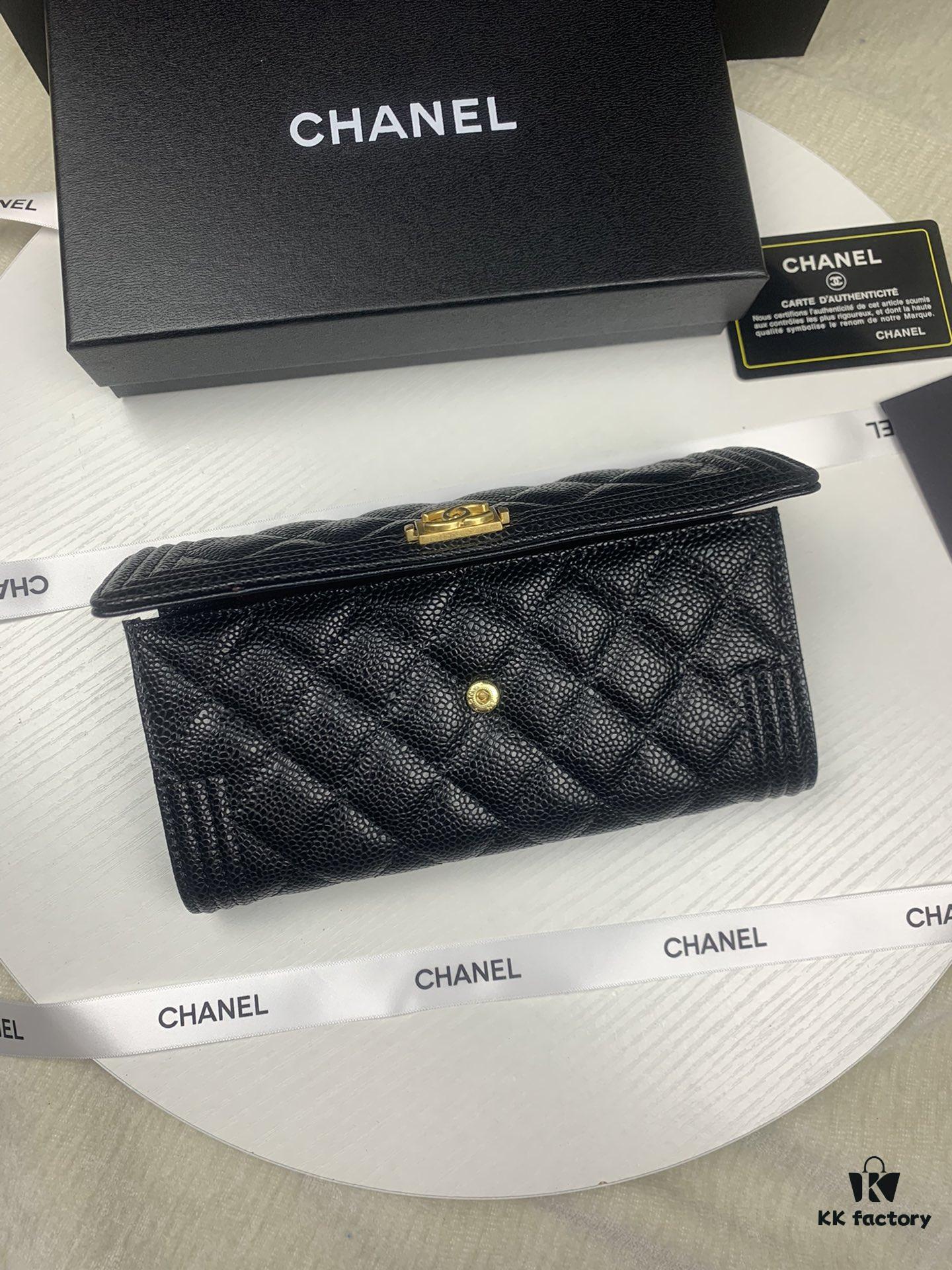 CHANEL Le Boy Long Wallet, Model A80286, Calfskin with Gold-Tone Hardware, Original Quality, Complete Packaging Included! Dimensions: 10.5 x 19 x 3 cm, Color: Quilted Beige with Golden Clasp