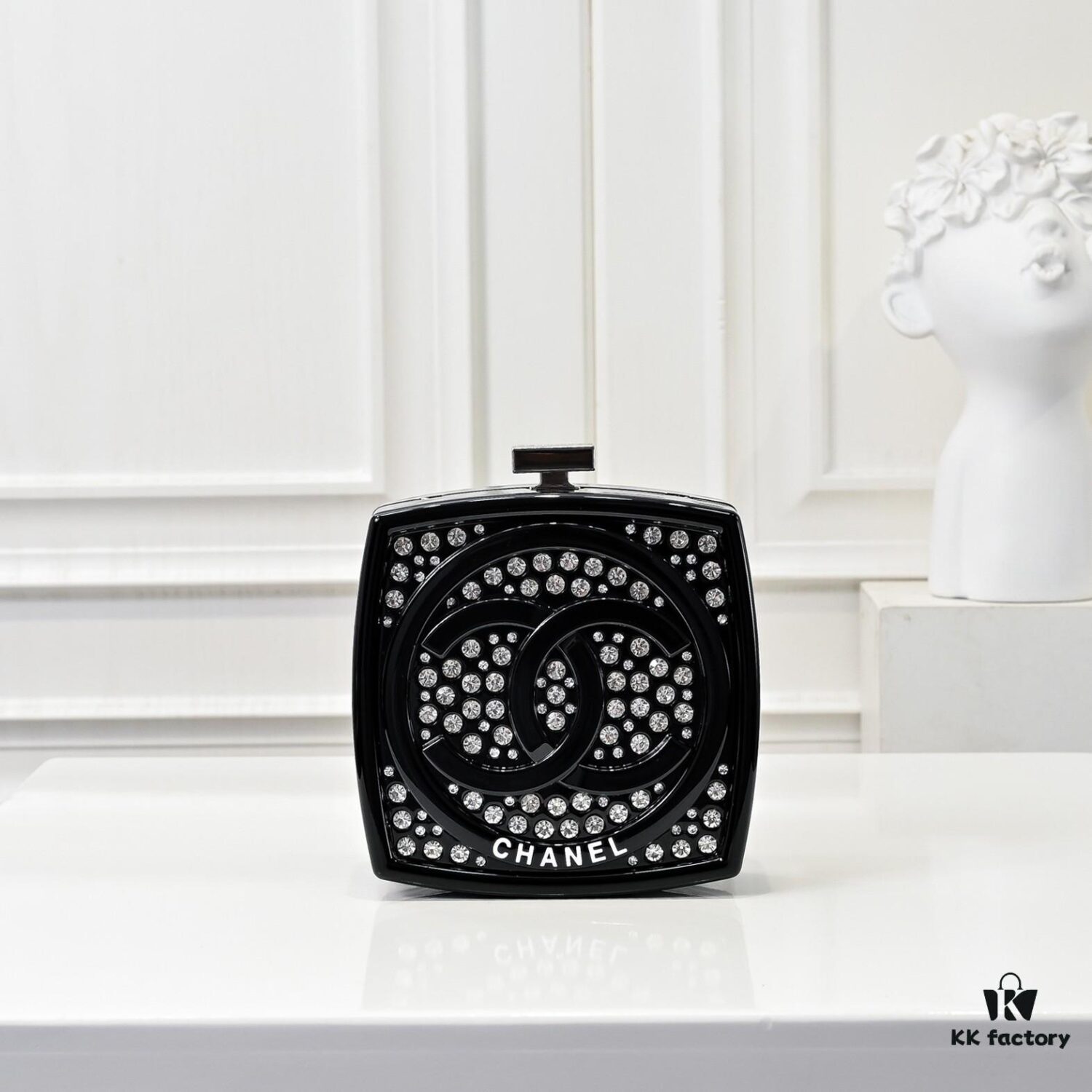 Limited Edition CHANEL Diamond Powder Case - Sparkling and Elegant, A Must-Have Fashion Accessory