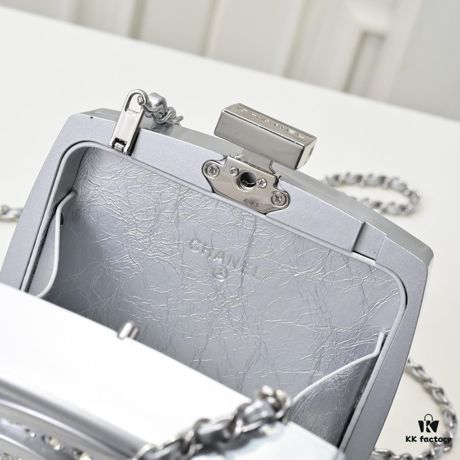 Limited Edition CHANEL Diamond Powder Case - Sparkling and Elegant, A Must-Have Fashion Accessory