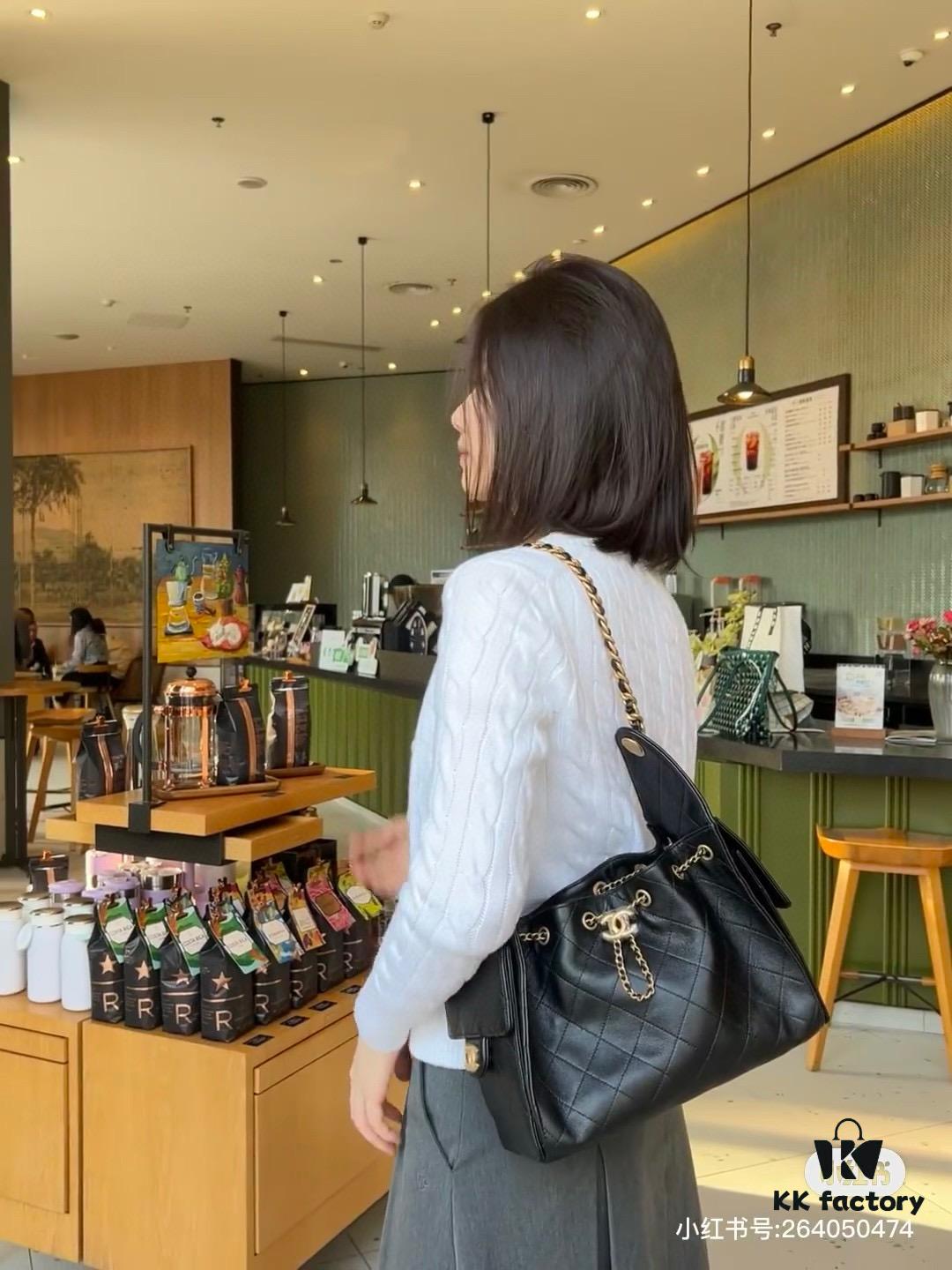 Upgraded Chanel 25C Style Hobo Bag in Quilted Calf Leather – Vintage Gold Buckle Drawstring Bucket Bag with Diamond Stitching and Retro Black-Gold Accents