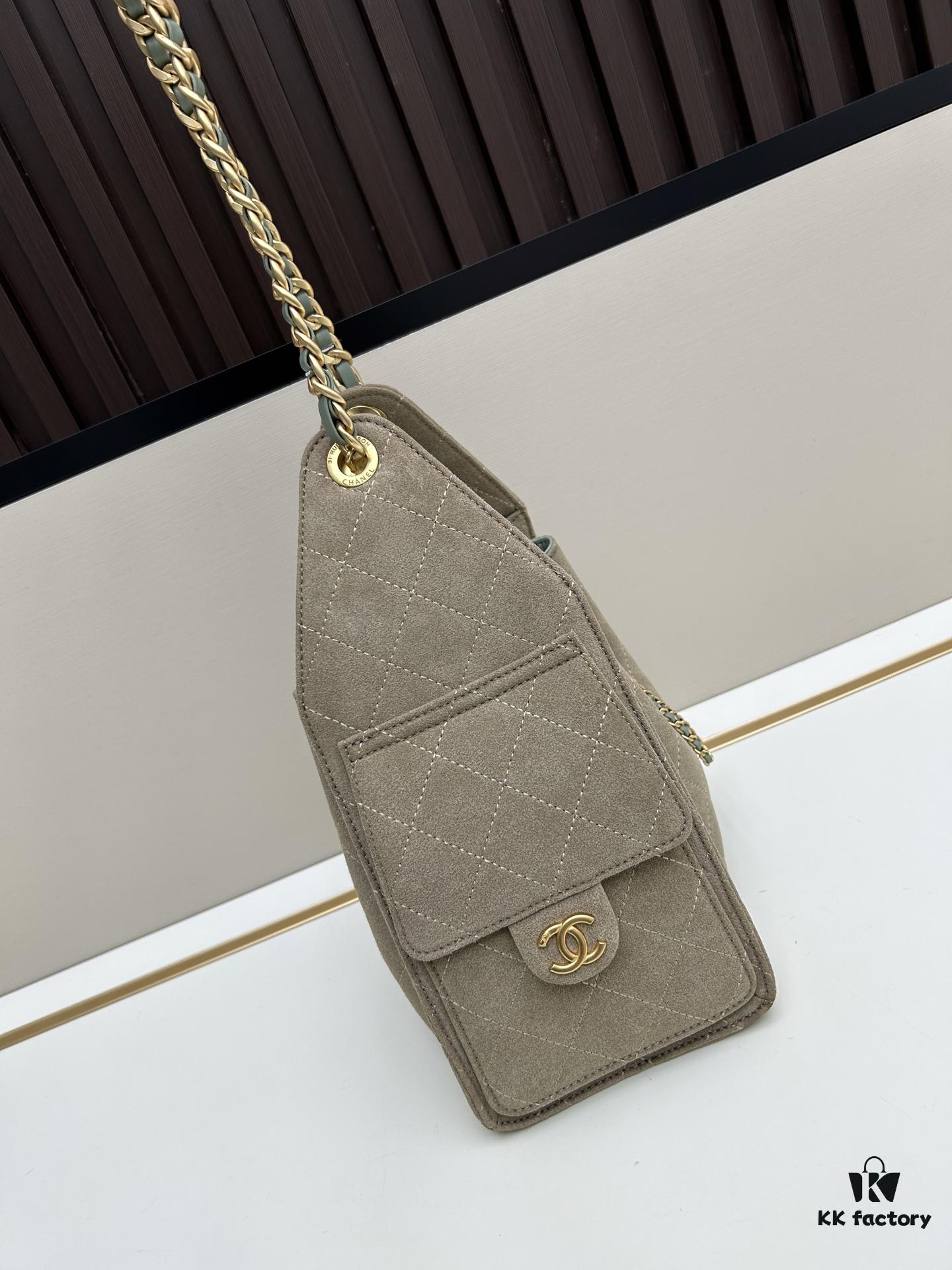 Upgraded Chanel 25C Style Hobo Bag in Quilted Calf Leather - Mini Bucket Shoulder Bag with Vintage Gold-Tone Buckle and Drawstring Closure, Chevron Stitching, Retro Black-Gold Accents, Elegant Chain Design