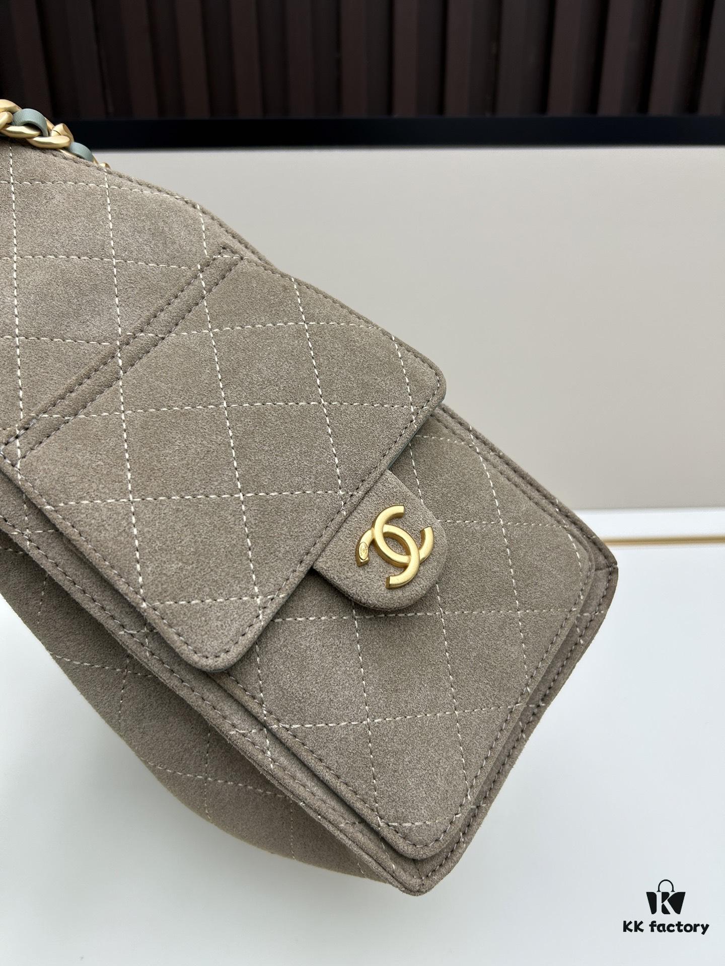 Upgraded Chanel 25C Style Hobo Bag in Quilted Calf Leather - Mini Bucket Shoulder Bag with Vintage Gold-Tone Buckle and Drawstring Closure, Chevron Stitching, Retro Black-Gold Accents, Elegant Chain Design