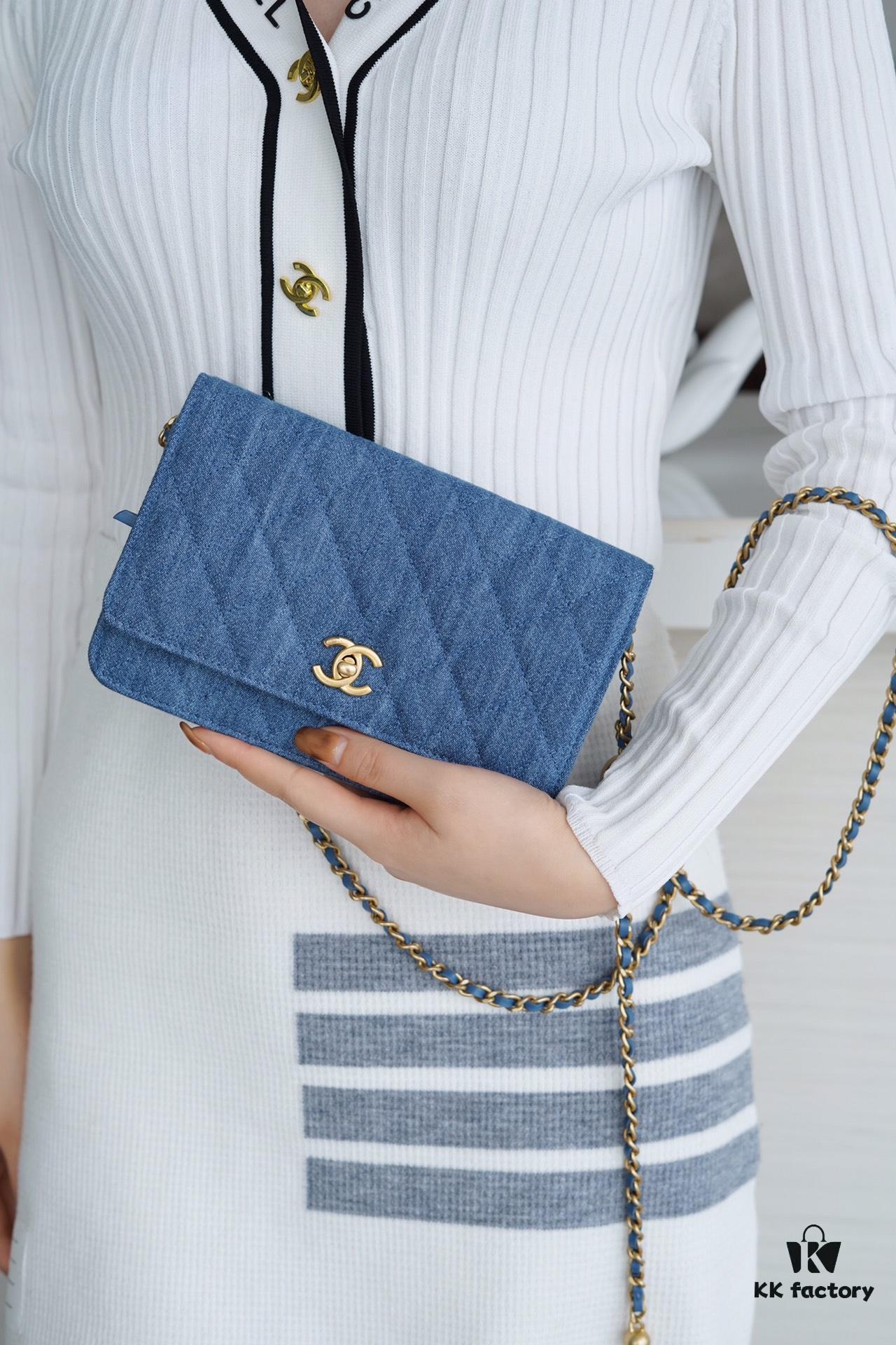 Chanel 22p Spring/Summer Collection New 19Bag Denim Light Color Sand Silver Hardware