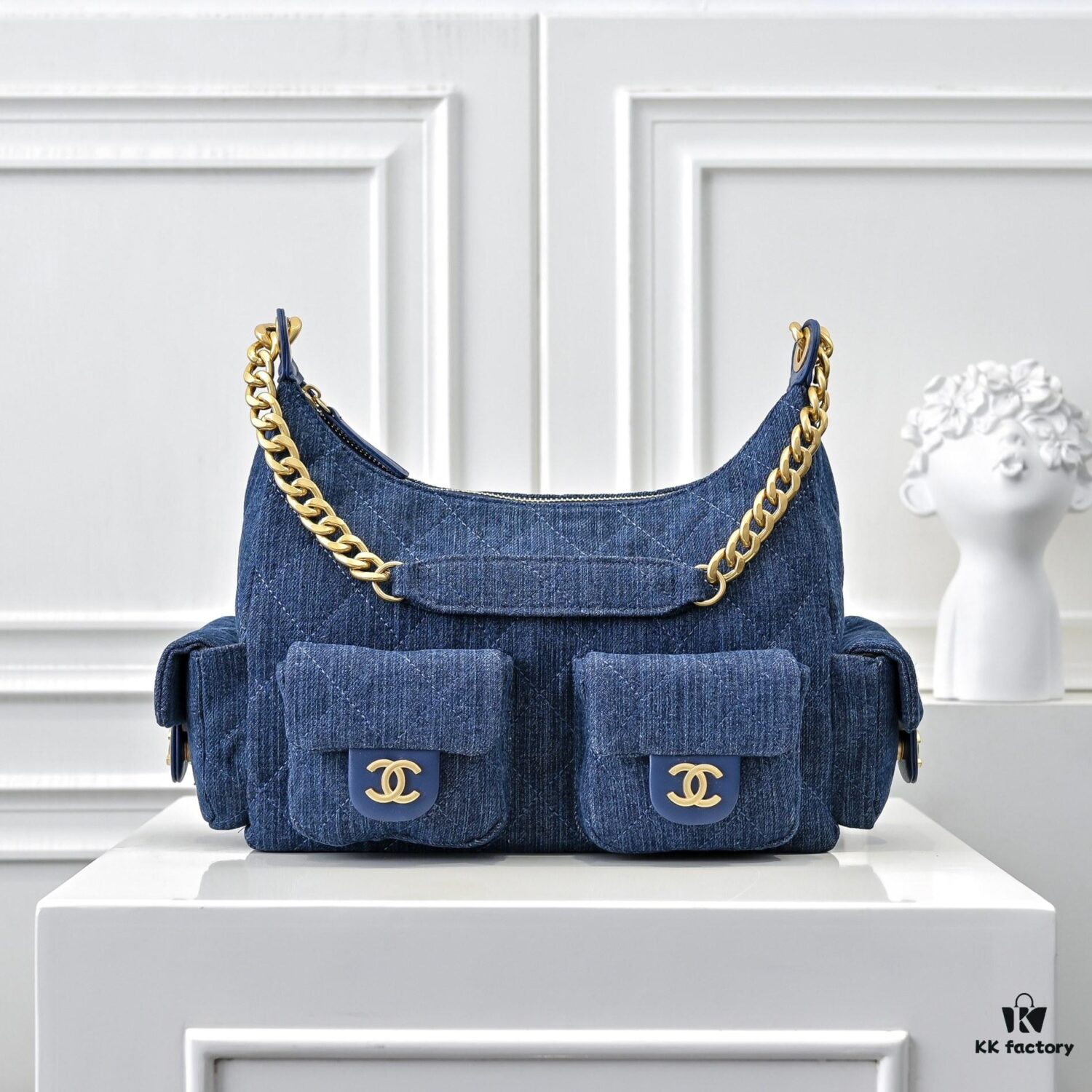 CHANEL 25C New Arrival Lightweight and Stylish Bag with Spacious Interior and Vintage Hardware