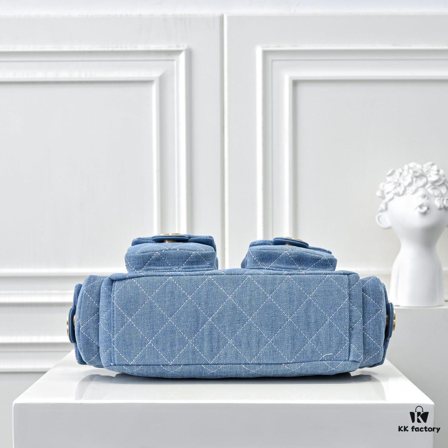 CHANEL 25C New Arrival This Bag Is Surprisingly Lightweight and Stylish