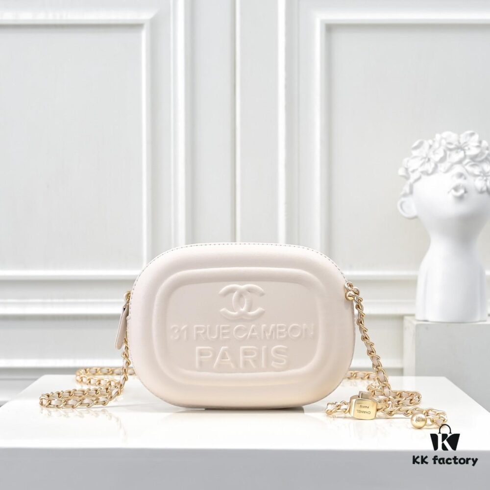 CHANEL 25C Pre-Spring Vacation Collection. Gold Mini Camera Bag