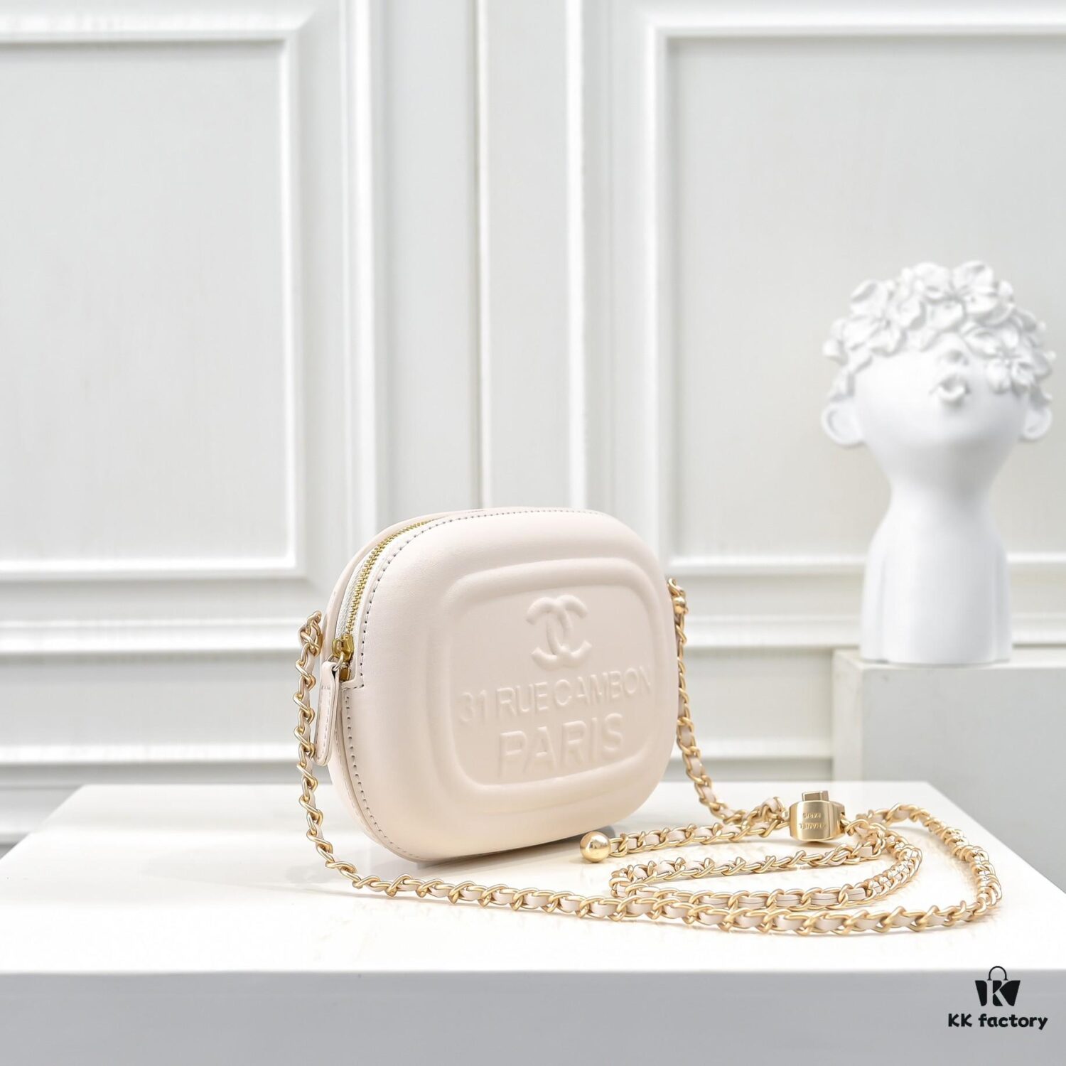 CHANEL 25C Pre-Spring Vacation Collection. Gold Mini Camera Bag