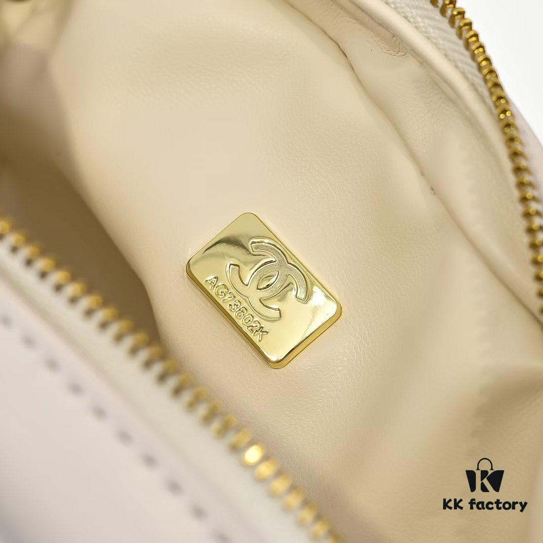 CHANEL 25C Pre-Spring Vacation Collection. Gold Mini Camera Bag