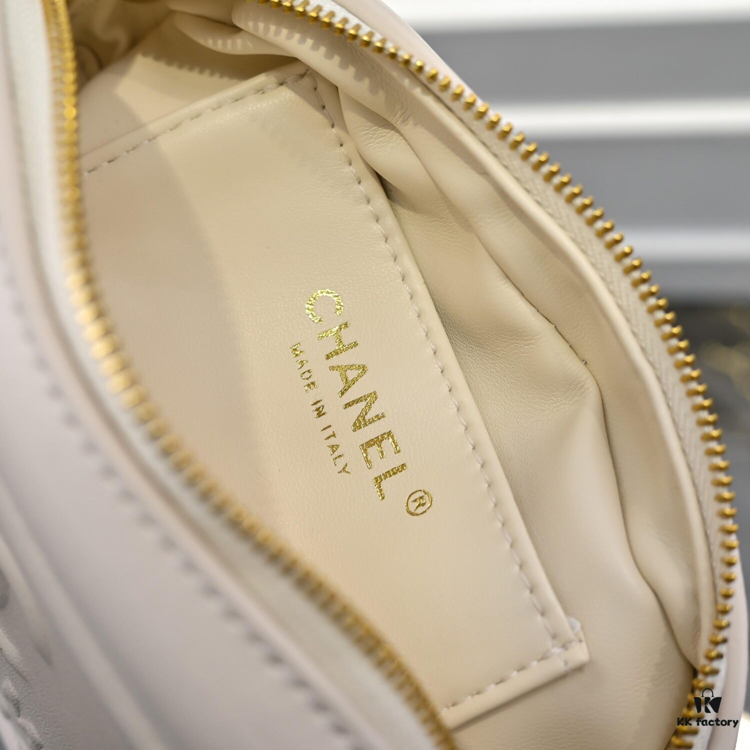 CHANEL 25C Pre-Spring Vacation Collection. Gold Mini Camera Bag