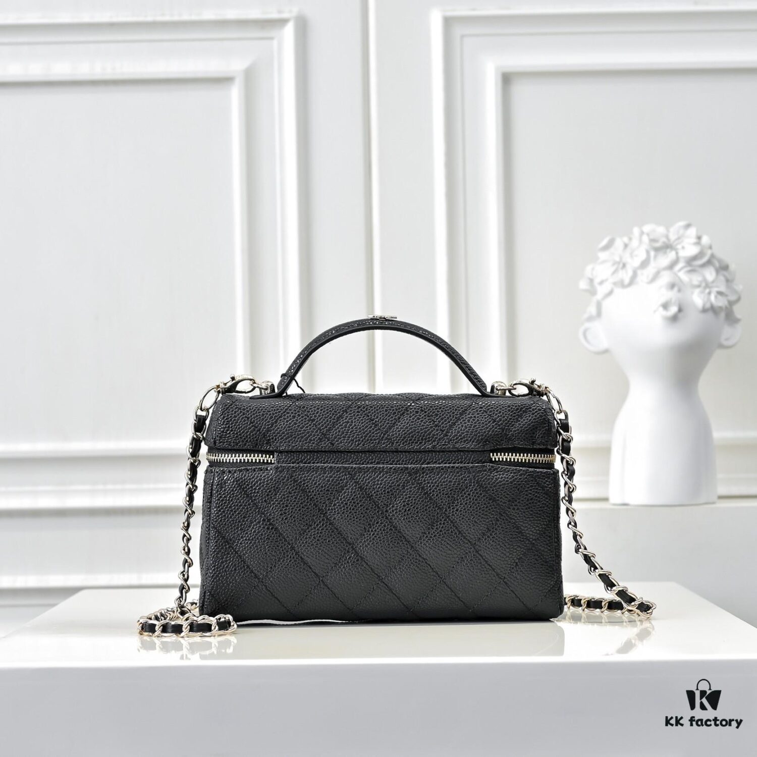 Chanel 25C Spring/Summer New Lunchbox Bag, Calfskin with Metal Chain Design, Double C Logo, Compact Size Fits Phone and Daily Essentials