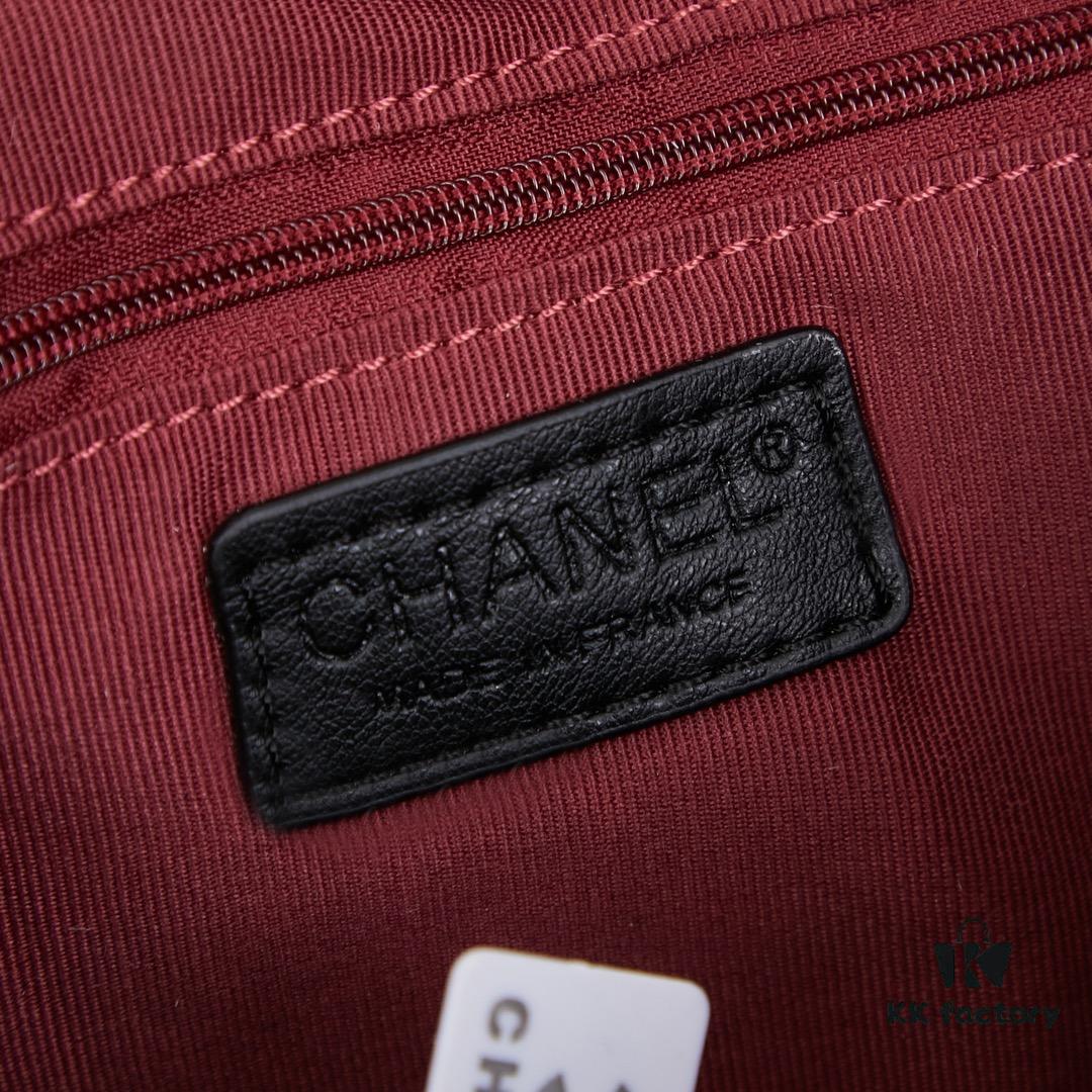 New Arrival with Box Words Fail! No Wonder So Many Are Looking for This Black and White Chanel Camera Bag